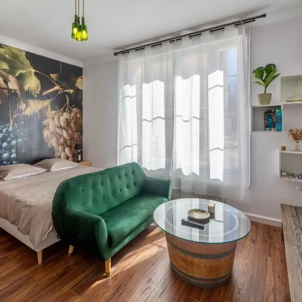 Suite Grand Cru - SPA & terrasse, hotel v destinaci Arveyres