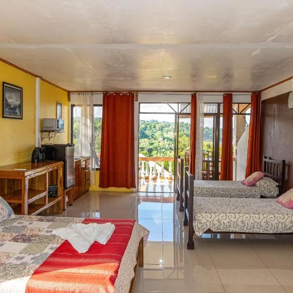 Villa Manolo Lodge, Ocean and Forest View, hotel a Bahía Drake