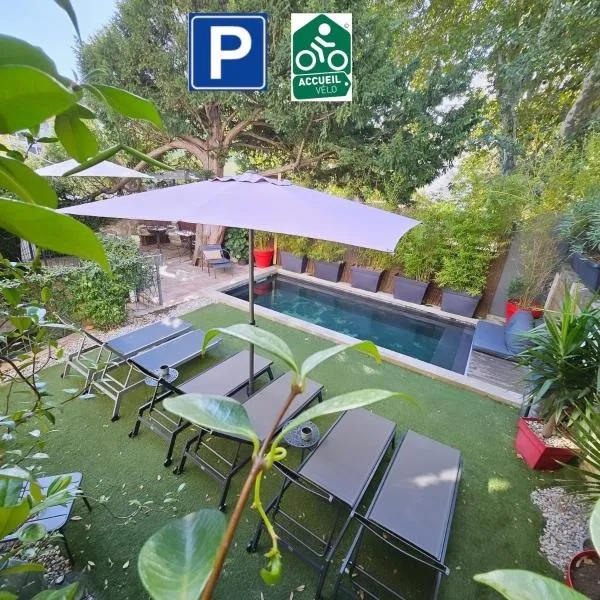 La Maison Grivolas Appartements et Maison d'hôtes, hotel v Avignonu