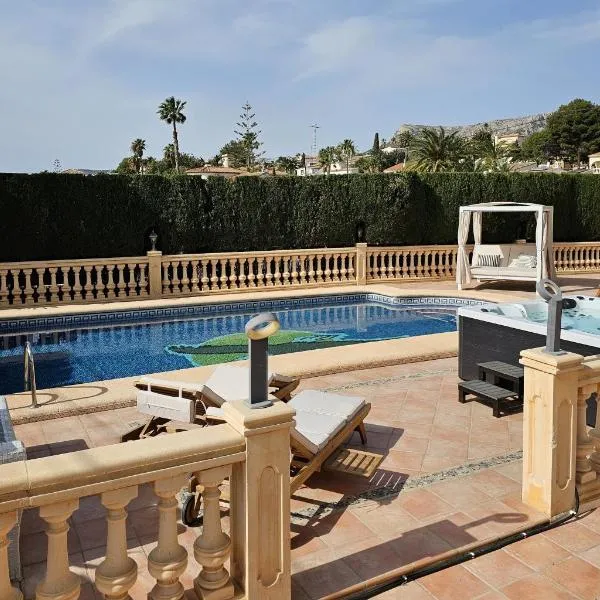 Luxury Villa - pool, hot tub, aircon, TVs, home cinema, office, Gbit Internet, sports equipment, ξενοδοχείο σε Calpe