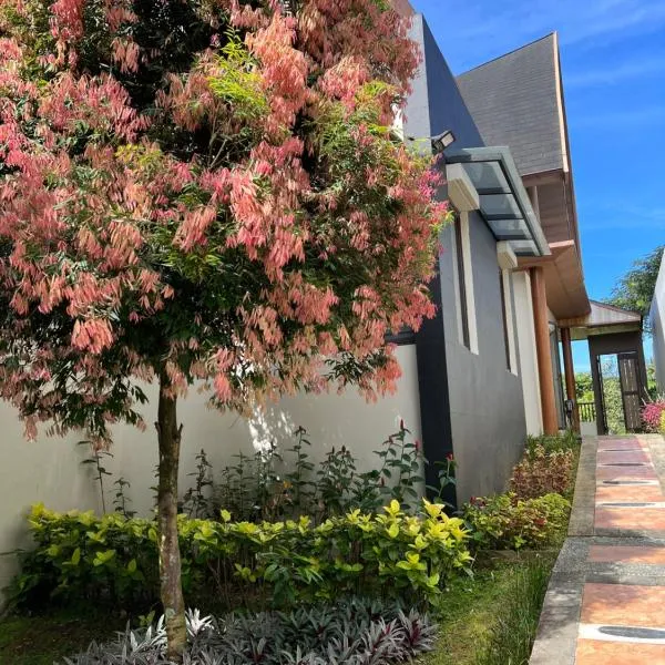 Villa Ophelia at Vimala Hills, hotel v destinaci Bogor