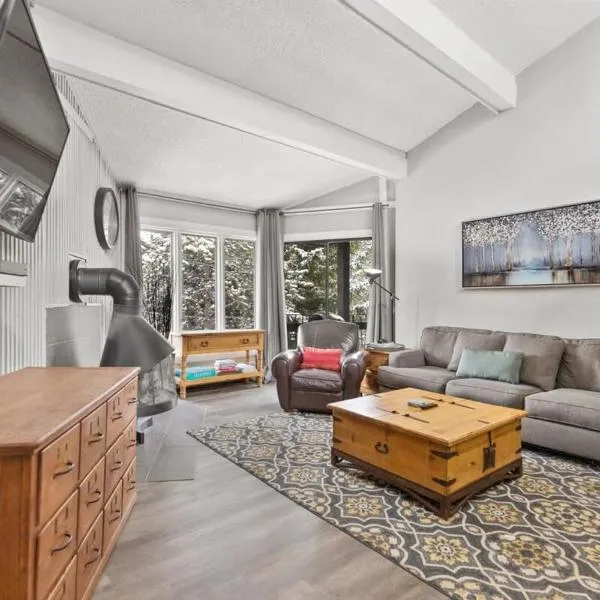 Gorgeous 2BR Home In Town Minutes from Skiing, hotel en Breckenridge