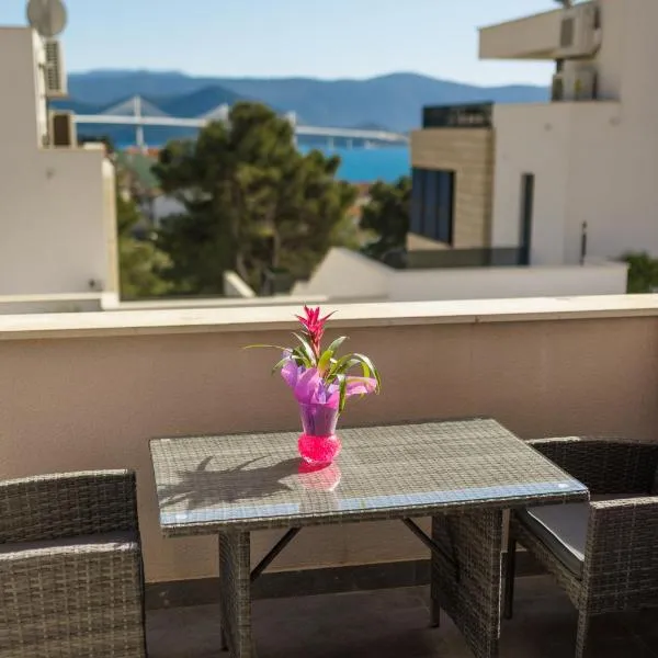 Providenca, hotel in Komarna