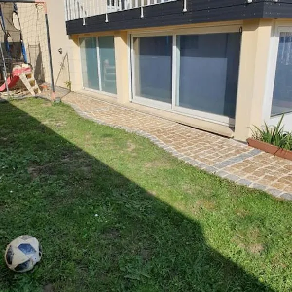 Logement Proche Disneyland et Paris, hotel in Pomponne