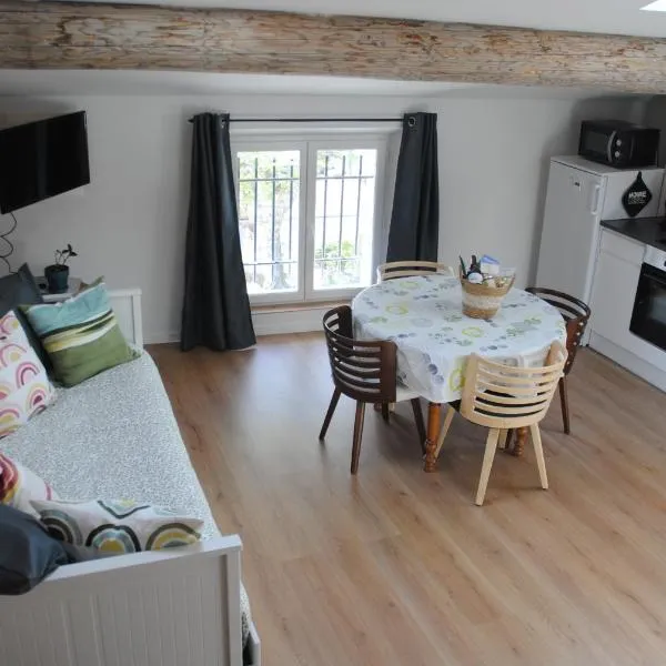 Appartement cosy au deuxième étage, ξενοδοχείο σε Malaucene