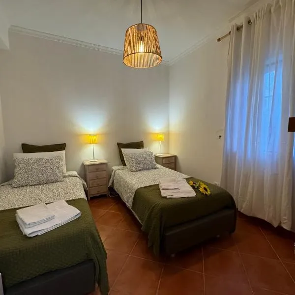 Nature House Almograve - Double Room with terrace and private bathroom - Fishermen's Trail, hotel v destinaci Almograve