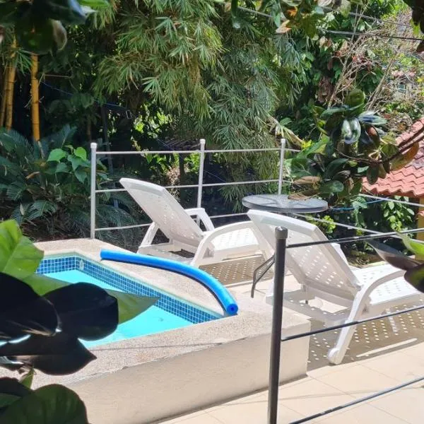 Jungle Beach Bungalow with AC & Fiber optic, hotel u gradu Puerto Vijeho