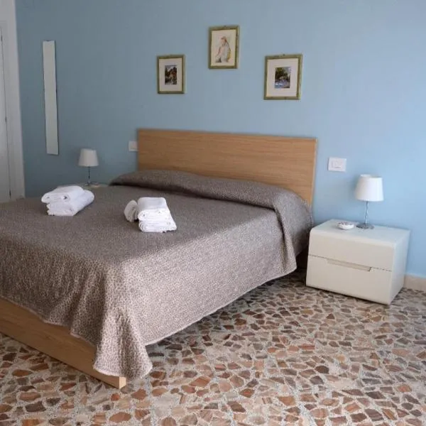 Sole & Luna Guest House، فندق في باري