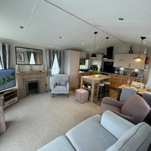 Golden Anchor - The Waverley - Coastal Caravan Breaks、チャペル・セント・レオナルズのホテル