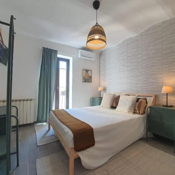 CASA DINA - Fondi Vertice Rooms, hotel a Fondi