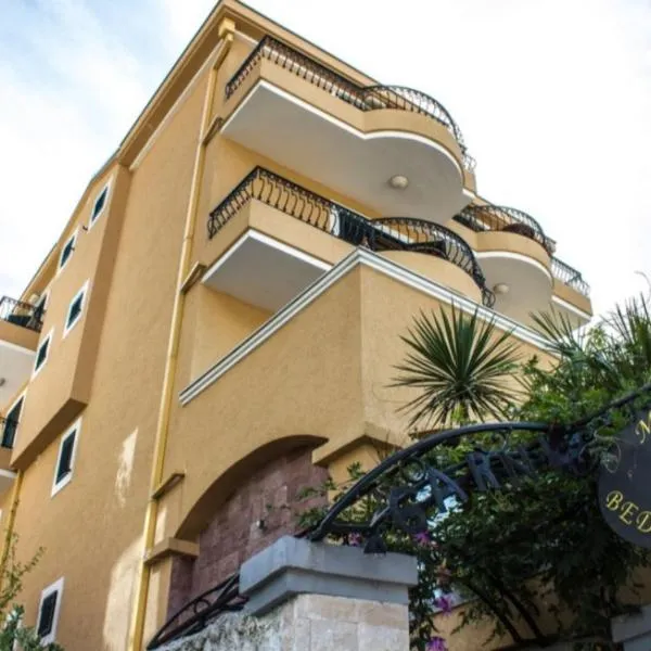 Garni Hotel Meduza, hotel em Rafailovici