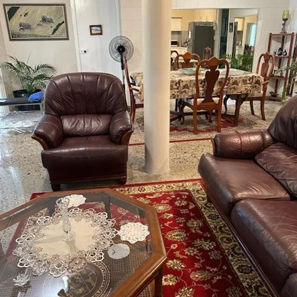 The singing frogs studio: Coffs Harbour şehrinde bir otel