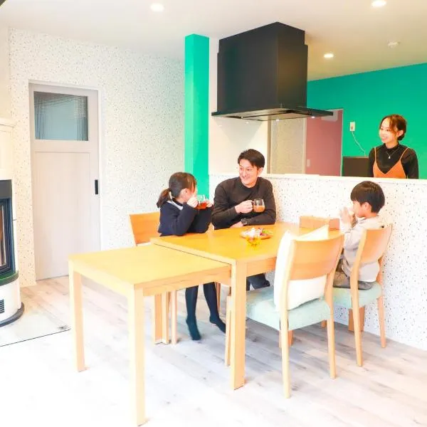 忍野八海まで車で４分！ワンランク上のアウトドアライフ堪能できる【LongevityVillage】A, hotel di Minamitsuru