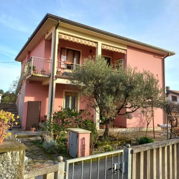 Affittacamere l'Aurora, hotel v destinaci Ceparana