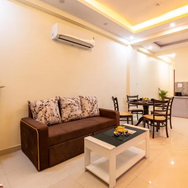 Homlee-Vasundhara 3BHK Flat- kitchen-Parking-Lift, hotel v destinaci Ghaziabád