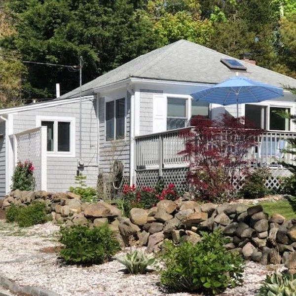 Bike to Nauset Beach or Walk to Mill Pond, hotel v destinaci Orleans