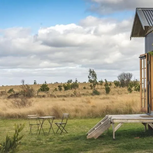 Viesnīca Altitude - A Tiny House Experience in a Goat Farm pilsētā Lance Field