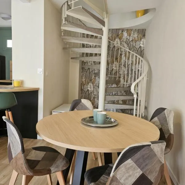 Le cosy duplex centre, hotel v destinácii Dinan