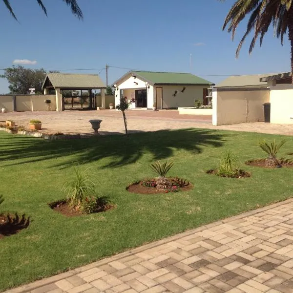 Marang Gardens Lodge, hotel in Mahikeng