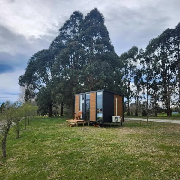 Brynderwyn Hill of Oaks by Tiny Away, hotel v destinaci Claremont