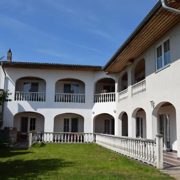 Appartmenthaus Rosenhof, hotel v destinaci Podersdorf am See
