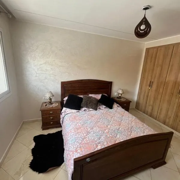 Annour Luxurious & Large apartment in Oujda Centre, hotel v destinaci Udžda