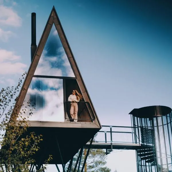 PAN Treetop Cabins, hotel di Åsnes