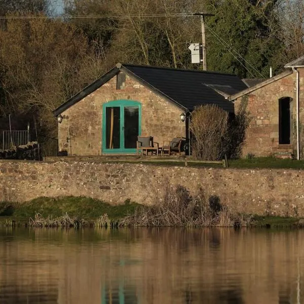 Noxon Pond Cottage, hotel din Clearwell