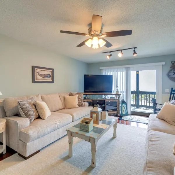 N Topsail Beach Oceanfront Condo with Pool!, hotel in North Topsail Beach