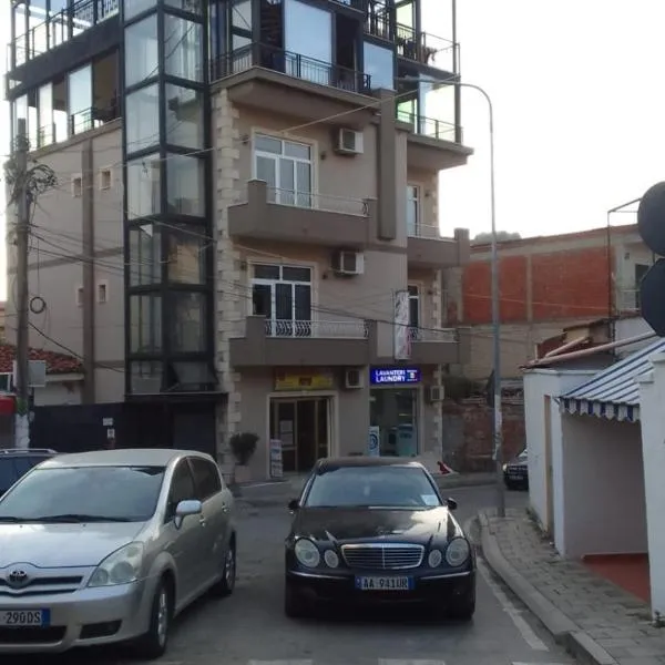 Hotel Italia, hotel en Tirana