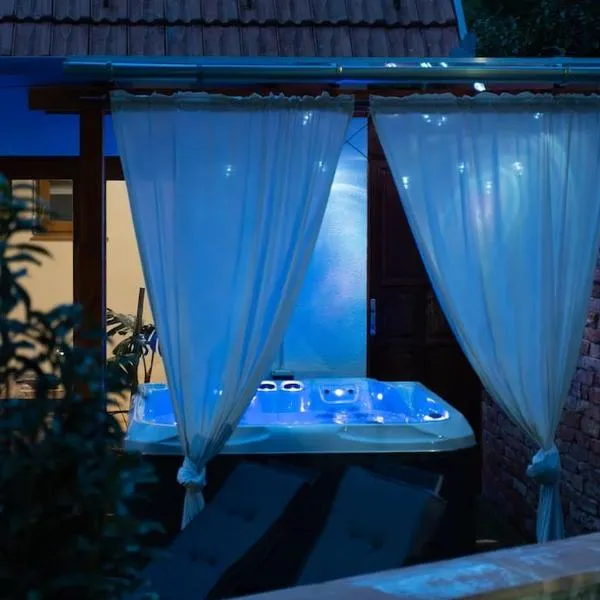 FoxForest Vendégház, hotel v destinaci Zalakaros