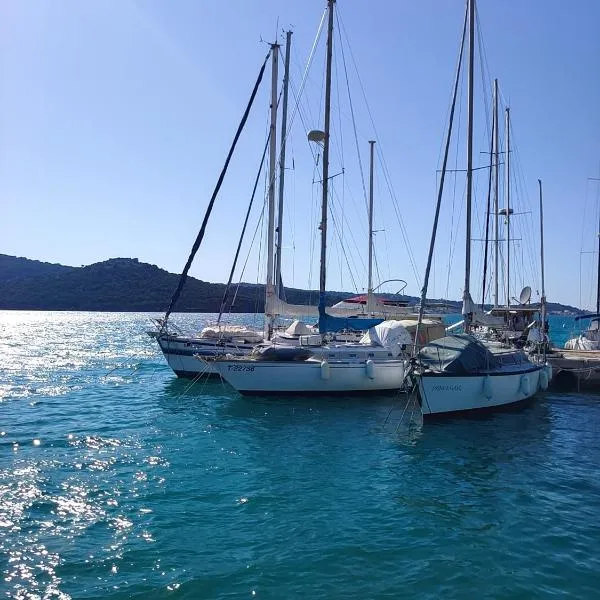 nautic world studio, hotel in Tisno