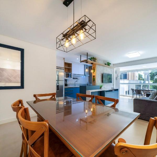 Apartamento na quadra da praia | 02 suítes - Foto 2