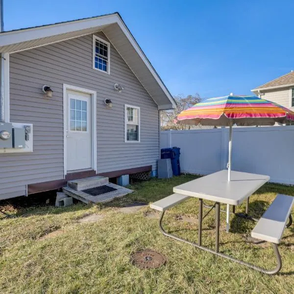 Charming Old Lyme Cottage, Steps to Private Beach!, hotel v destinaci Old Lyme
