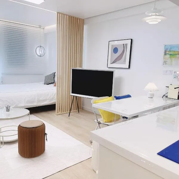 Le Pinky Bird - Paris Letellier 15