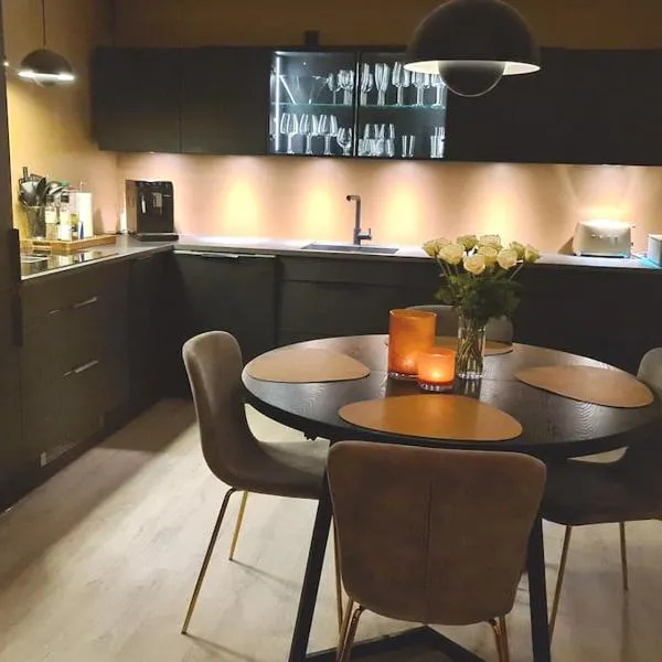 Koselig og moderne leilighet, meget sentralt i Narvik med gratis parkering!, hotel Narvikban