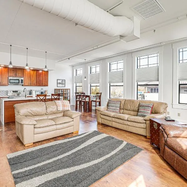 Modern Blaine Condo Rental < 1 Mi to Boat Harbor!, hotel in Blaine