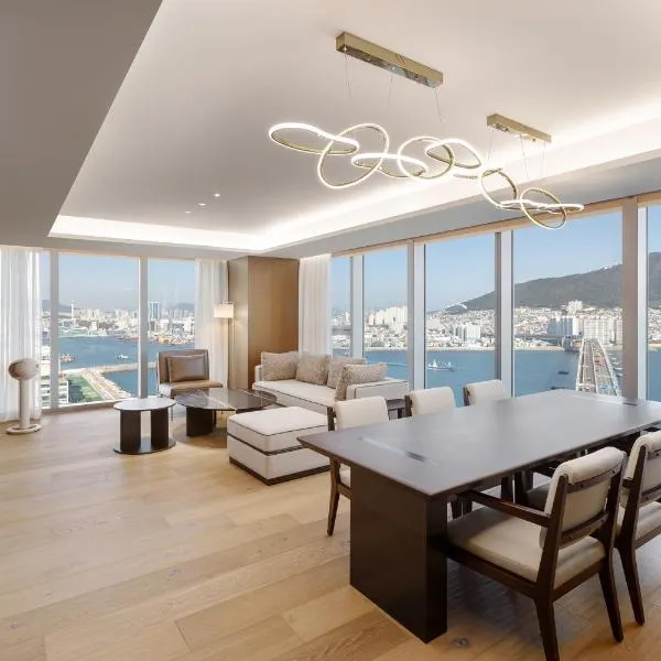 Wyndham Grand Busan, hotel in Busan