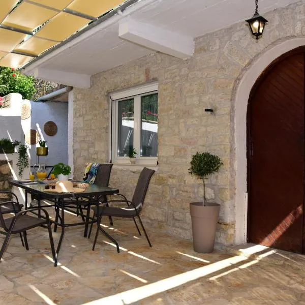 Karmela's Cottage by CorfuEscapes, hotel a Agios Ioannis Peristerion