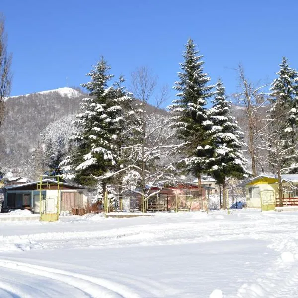 Guest House Rainbow, hotel i Cherni Osŭm