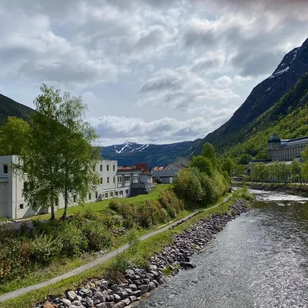Rjukan Gjestegård, hotel en Gaustablikk