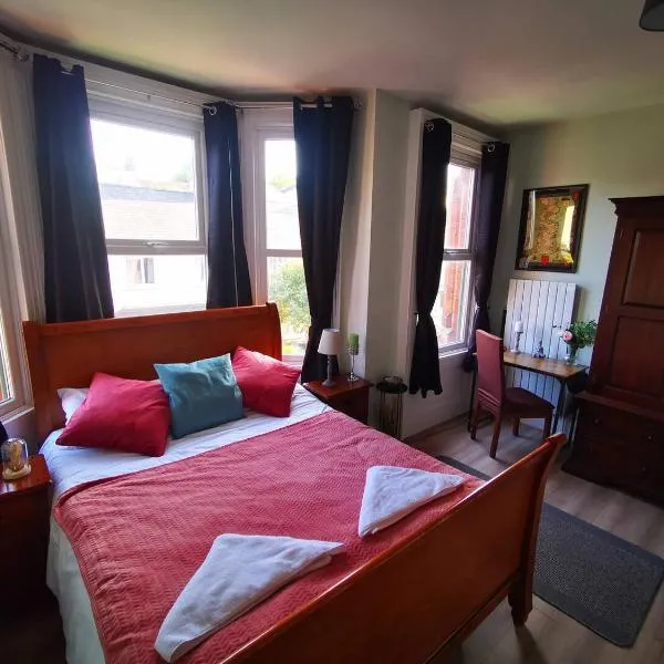 4 Bed Boutique House Lisburn Road, מלון בבלפסט