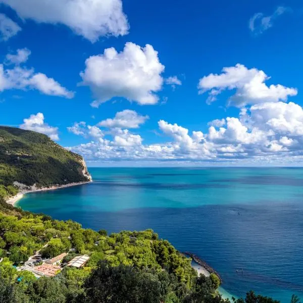 Camping Village Internazionale, hotel v destinaci Sirolo