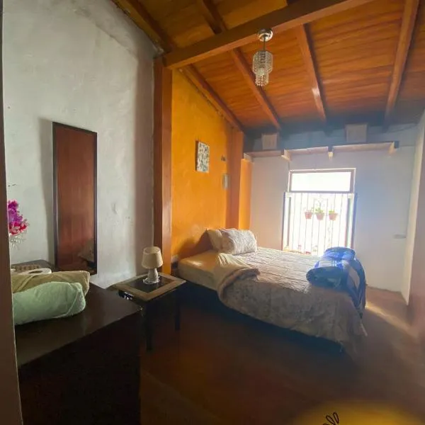 Economica y centrica habitación, hotel in Cajamarca