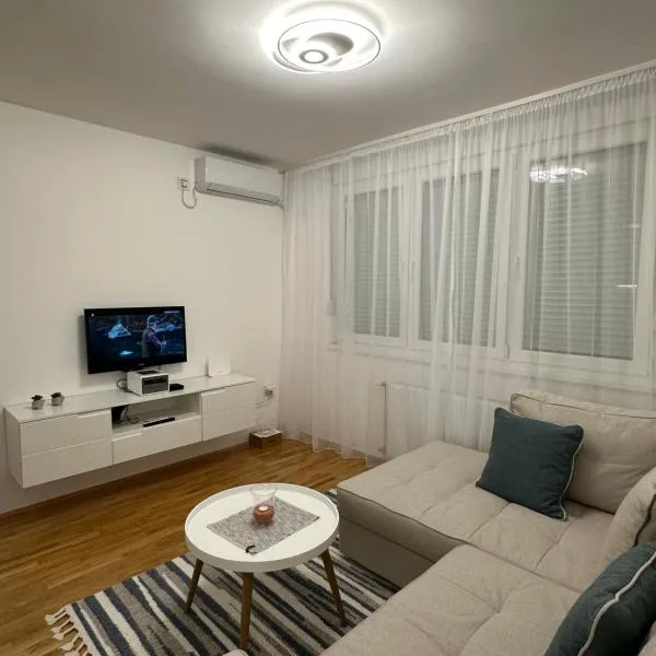 Apartman Royal 021, Hotel in Novi Sad