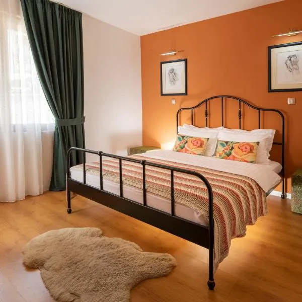 Classy & Central Apartment David (parking included), hotel v destinaci Virpazar