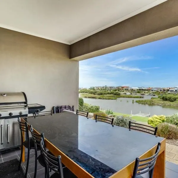 Beautiful Island Blanche Pde Hindmarsh Island - BYO Linen - WiFi, hotel in Hindmarsh Island