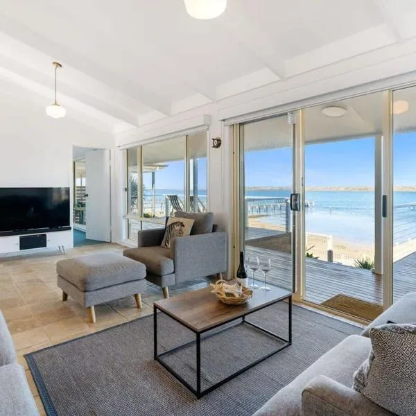 Beladura - 35 Goolwa Channel Drive Hindmarsh Island - Linen Included, hotel in Hindmarsh Island
