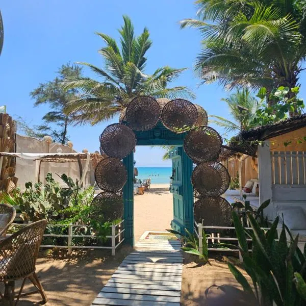 Memo's Beach、ニラヴェリのホテル