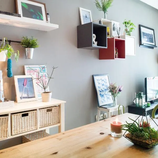 Scandi style flat in Central Jakarta, Gym & Pool, hotel sa Jakarta